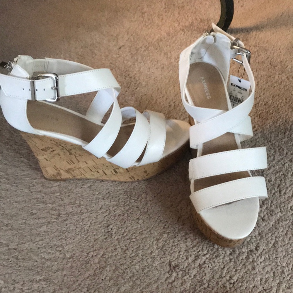Express white wedges.